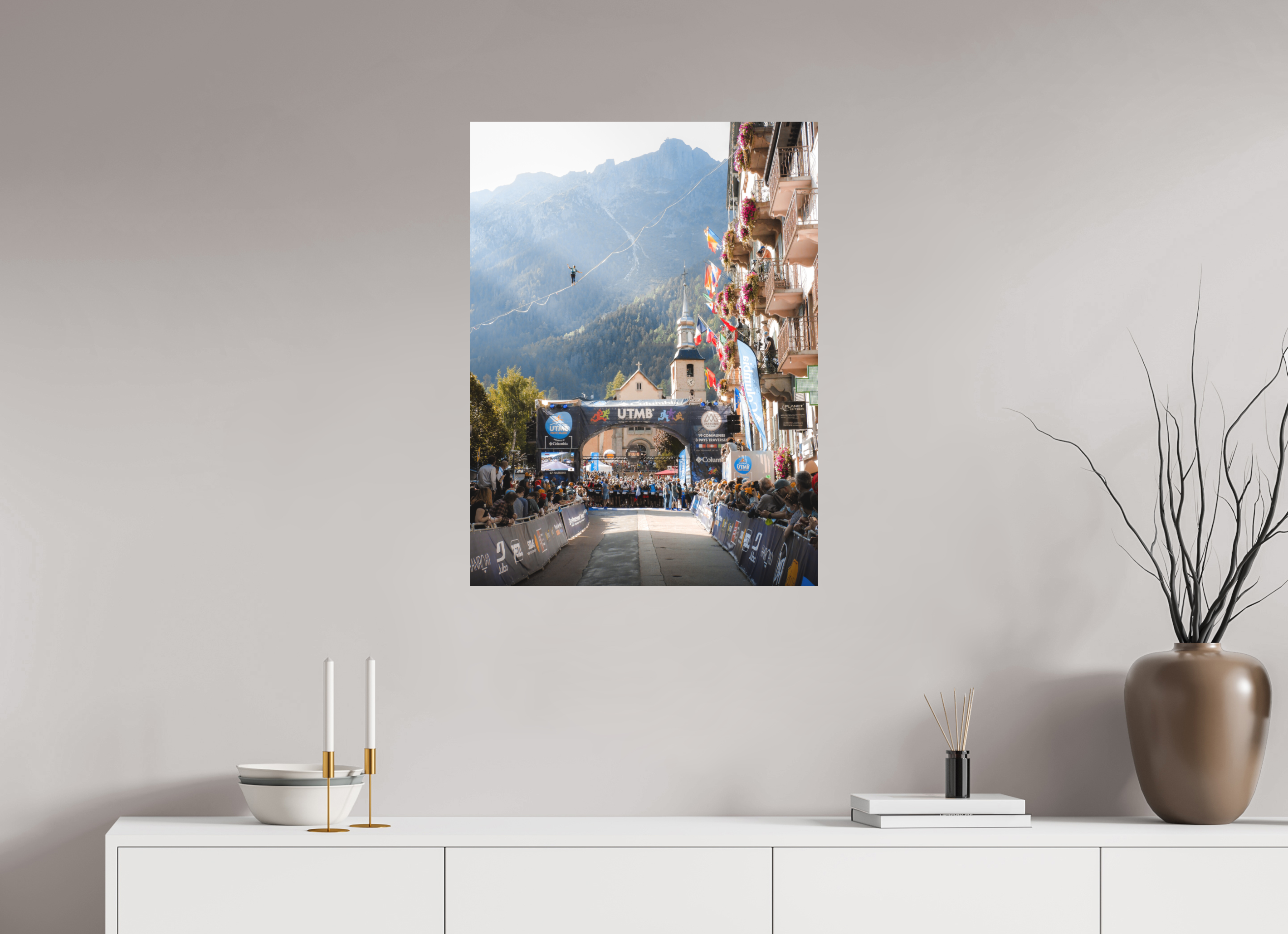 60 x 80 cm, Tirage Fine Art (Papier Mat) Instant Suspendu – Départ de l’UTMB