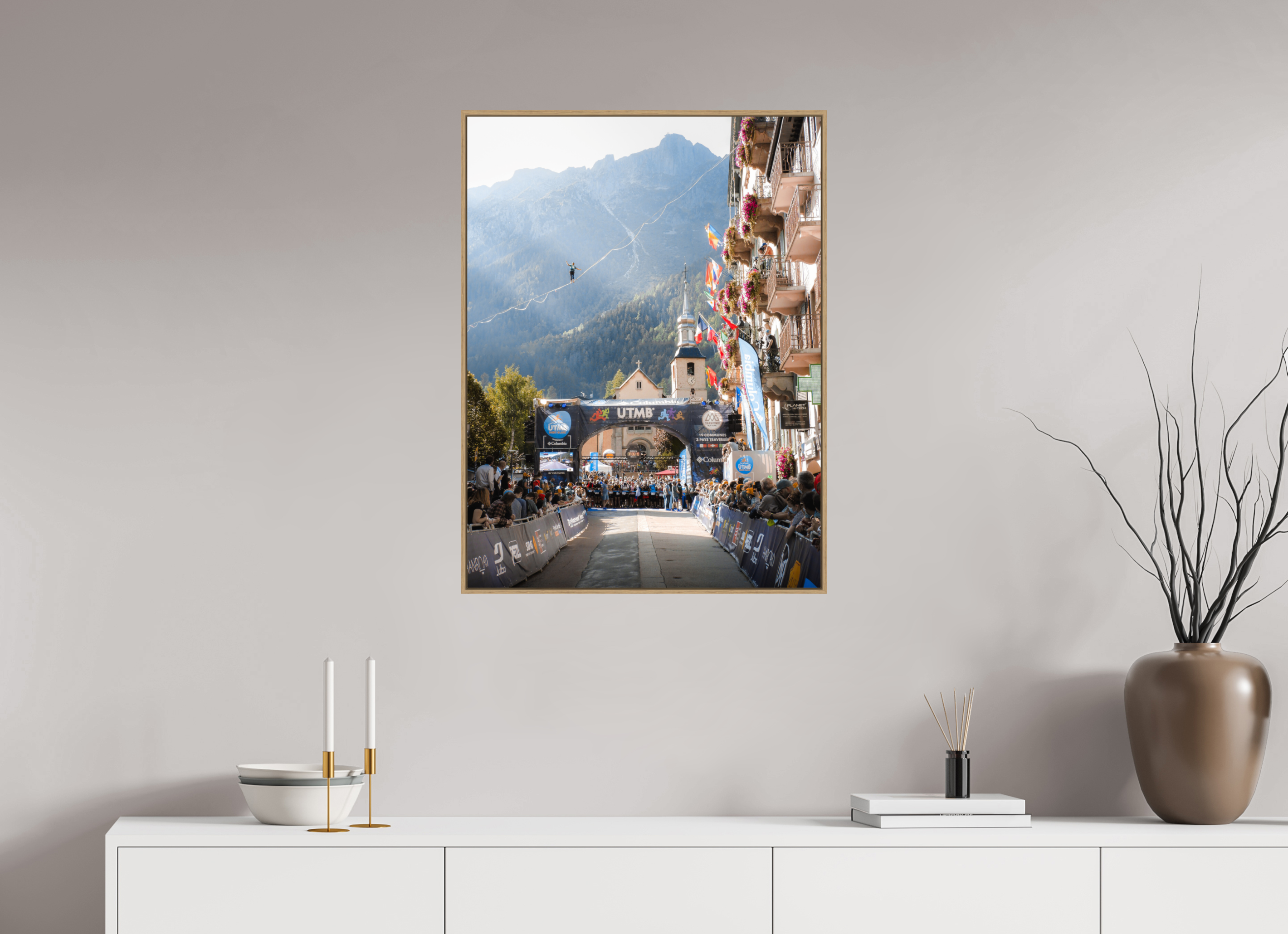 60 x 80 cm, Tirage sous Plexiglas encadré Instant Suspendu – Départ de l’UTMB
