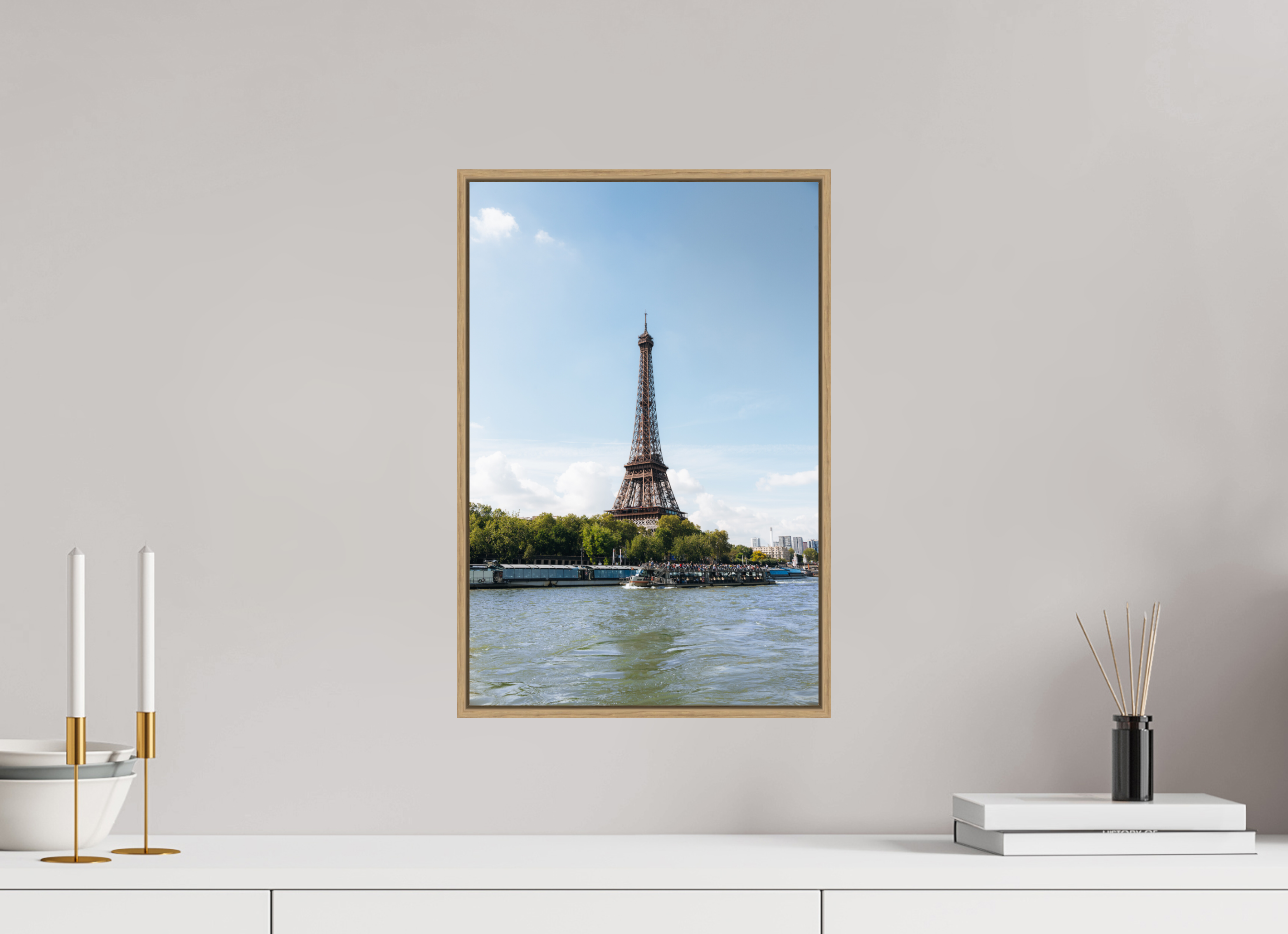 30 x 45 cm, Tirage sous Plexiglas encadré Tour Eiffel – Reflets sur la Seine