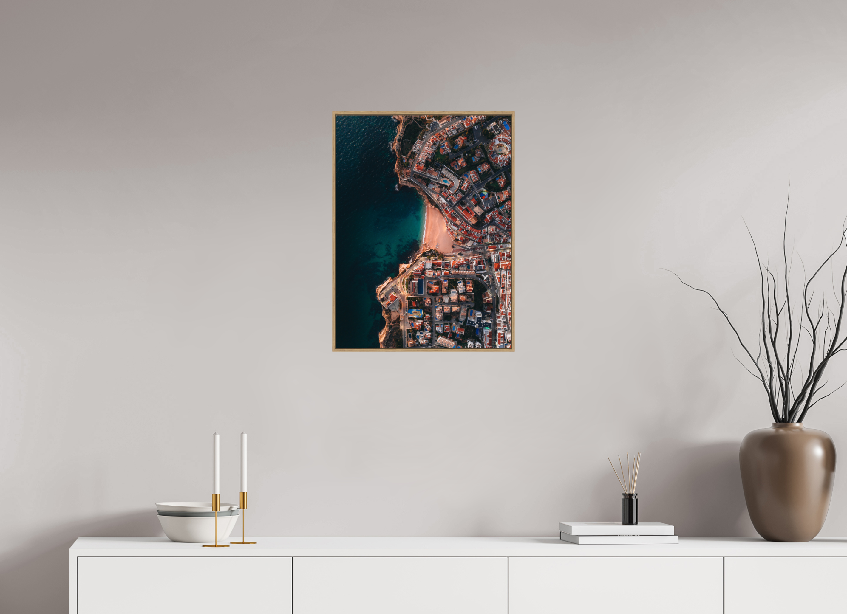 45 x 60 cm, Tirage sous Plexiglas encadré Albufeira au Crépuscule – Vue Aérienne