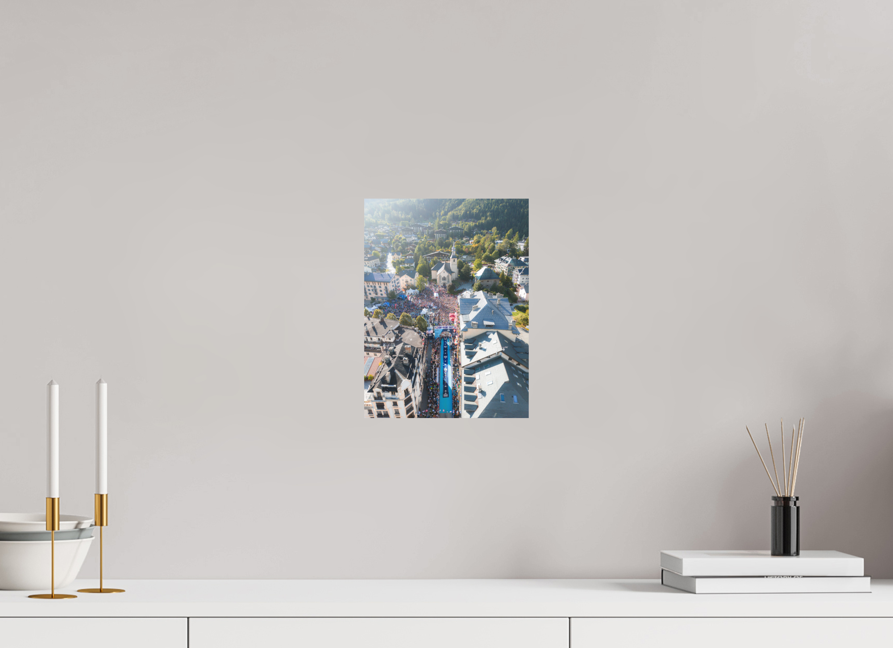 21 x 28 cm, Tirage Fine Art (Papier Mat) Vue du ciel, départ de l’UTMB