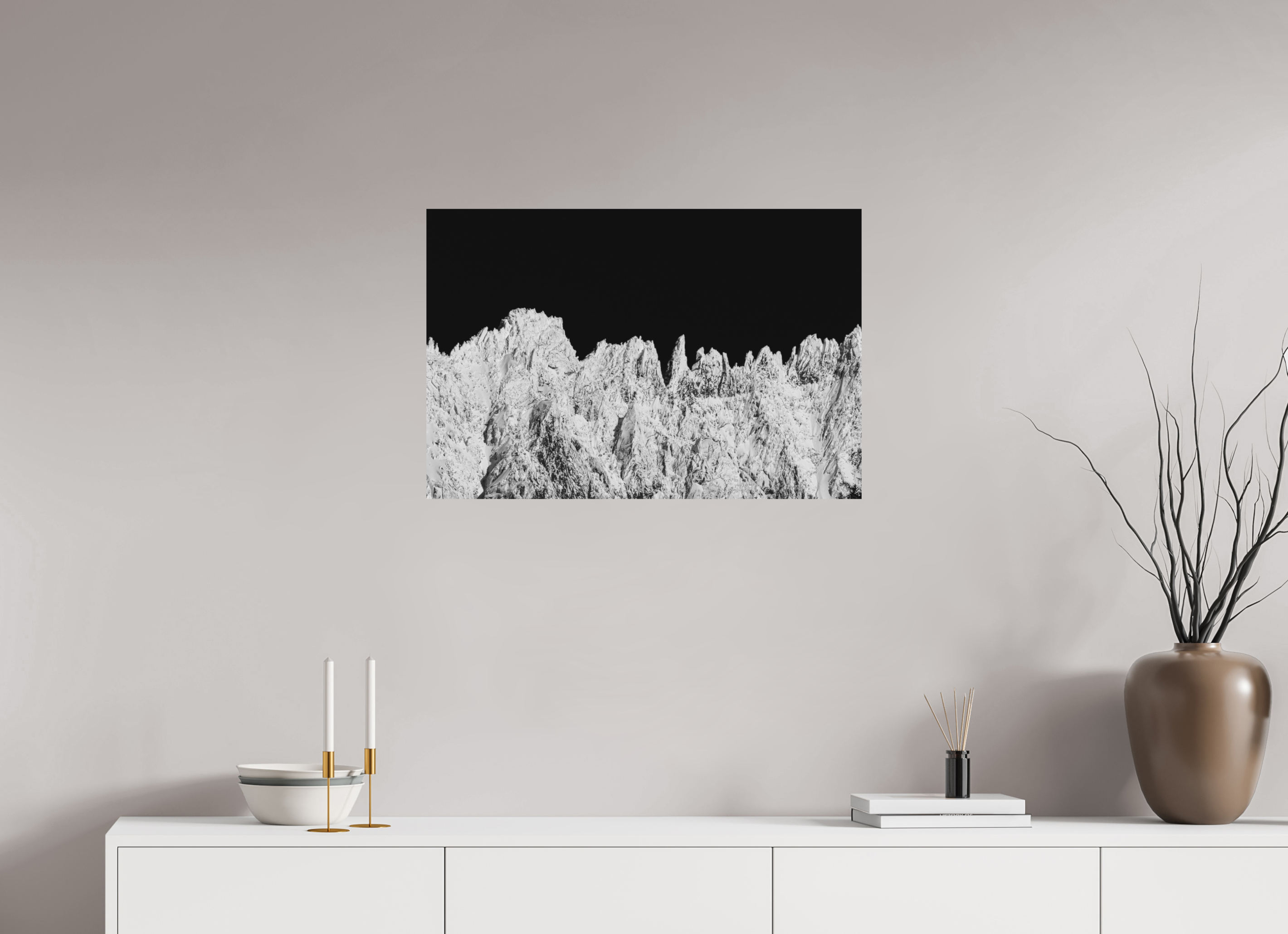 75 x 50 cm, Tirage Fine Art Premium + Chaîne de piques – Aiguilles hivernales en noir et blanc