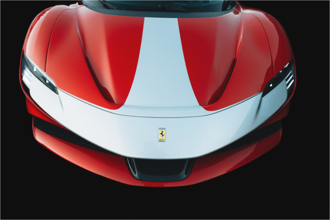 Main image Ferrari SF90 Rouge et Blanche – Focus Avant