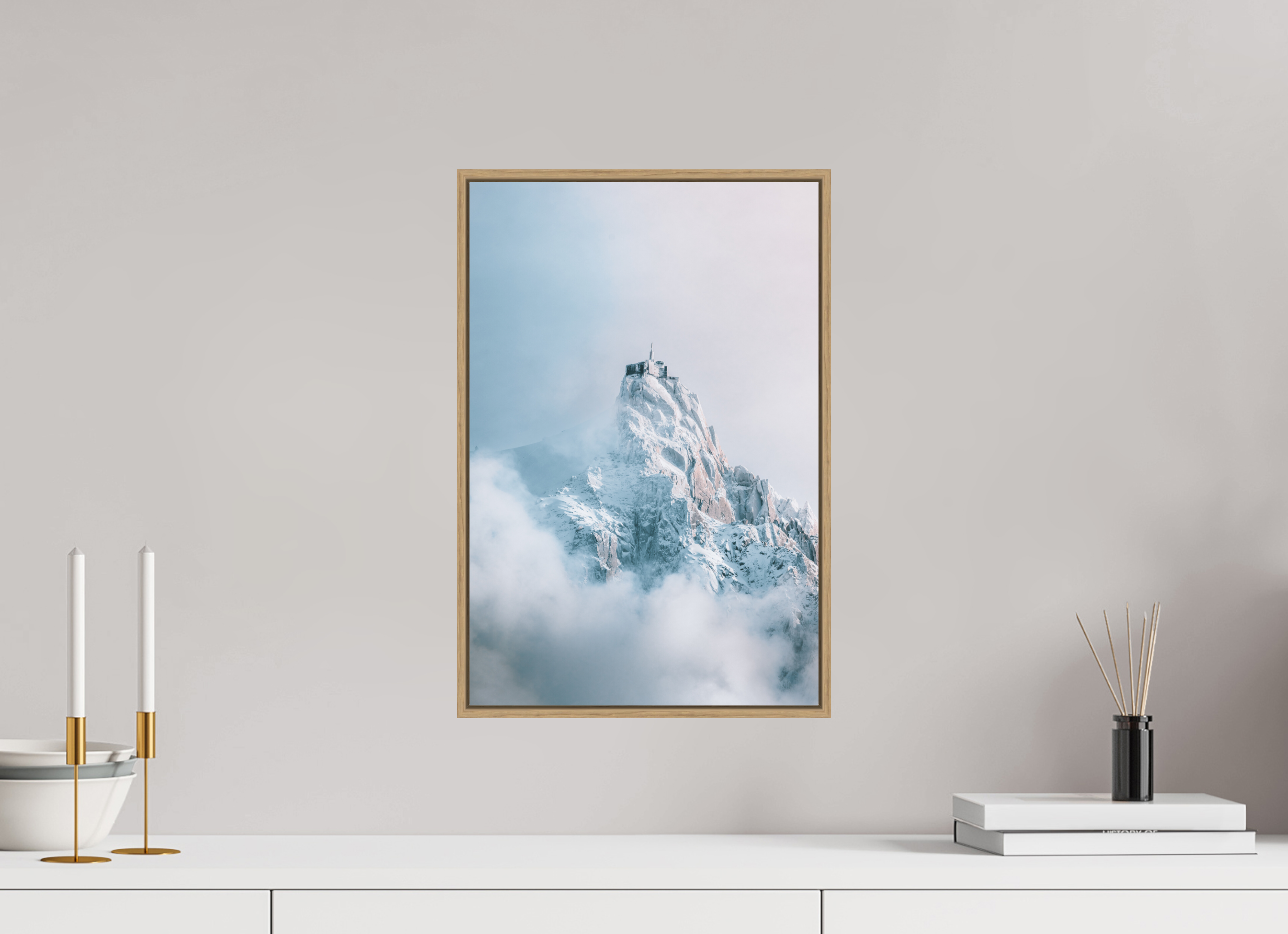 30 x 45 cm, Tirage sous Plexiglas encadré Aiguille du Midi au réveil hivernal