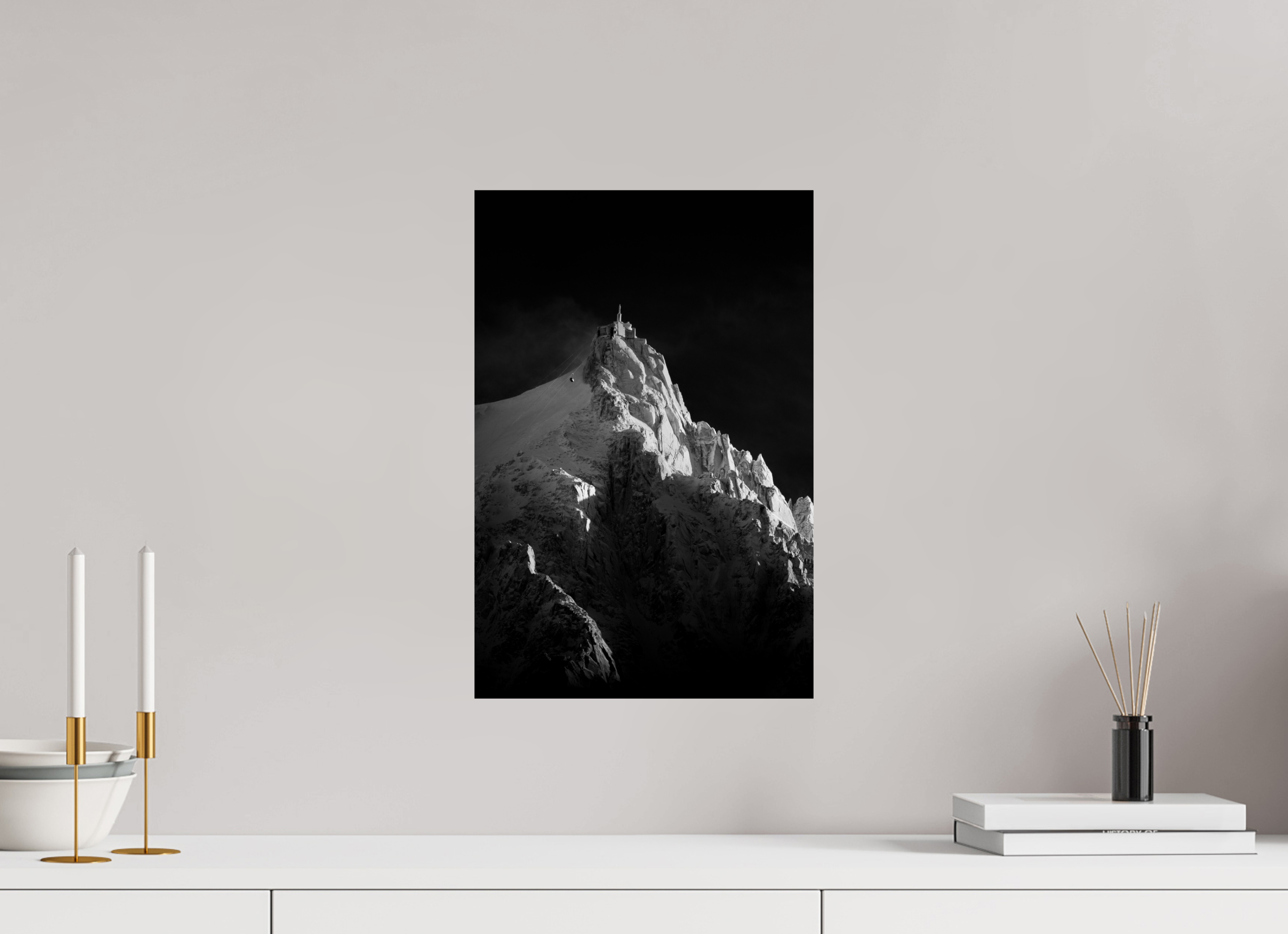 30 x 45 cm, Tirage Fine Art Premium Aiguille du Midi Contrastée – Noir et Blanc