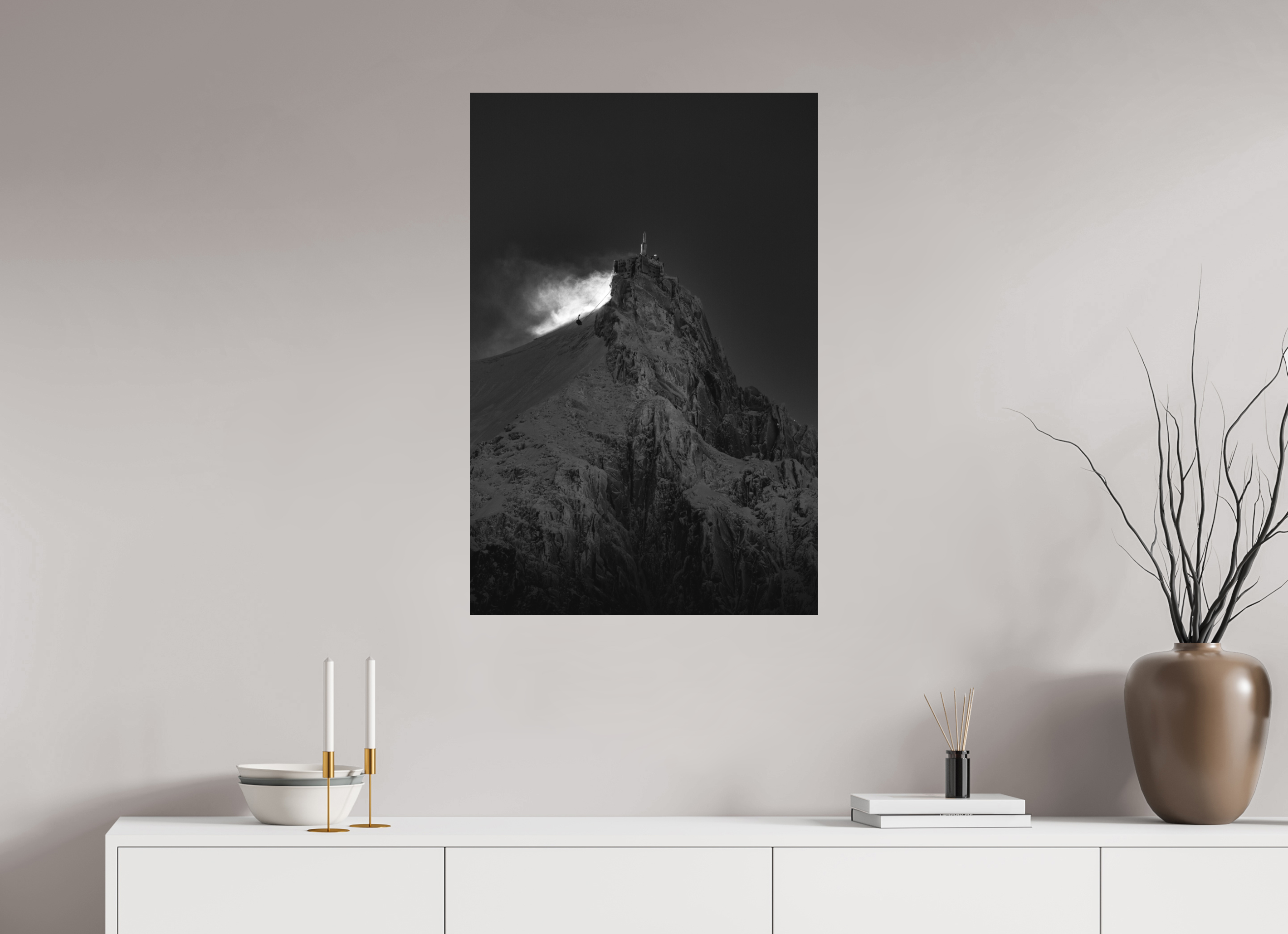 60 x 90 cm, Tirage Fine Art (Papier Mat) Aiguille du Midi – Neige tourbillonnante au soleil