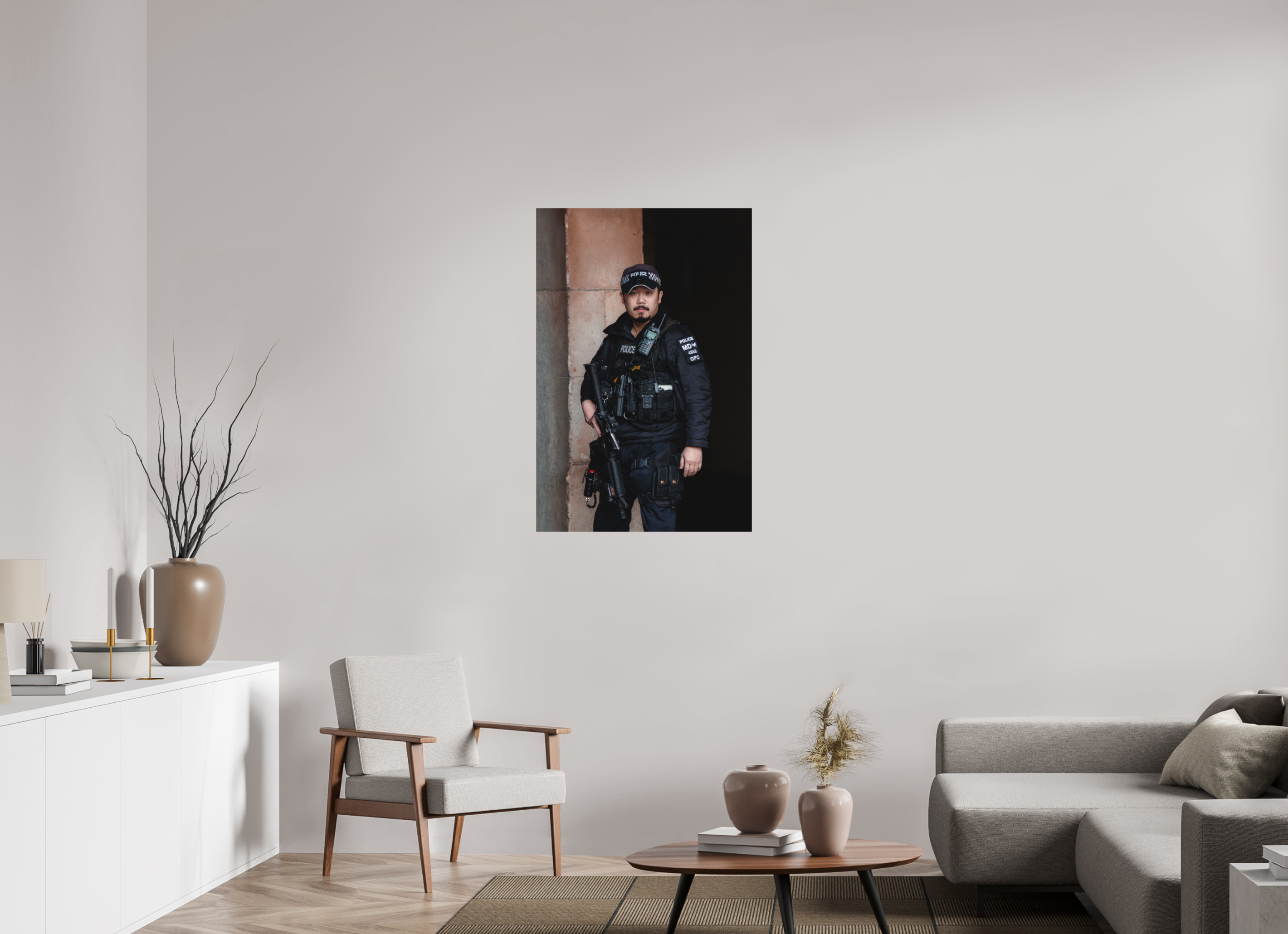 70 x 105 cm, Tirage Fine Art (Papier Mat) Vigilance moderne – Police militaire
