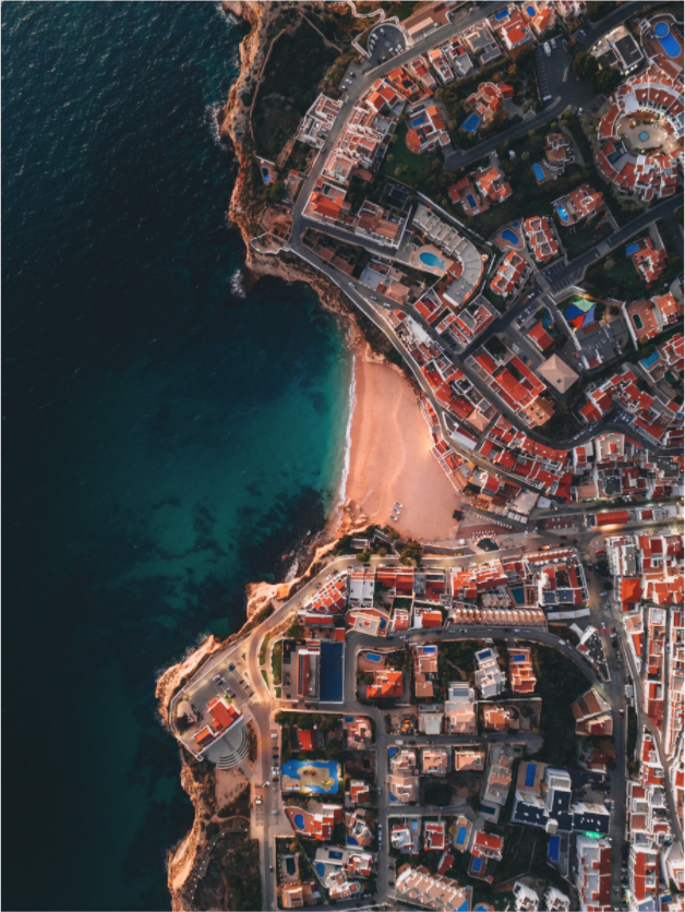 Main image Albufeira au Crépuscule – Vue Aérienne