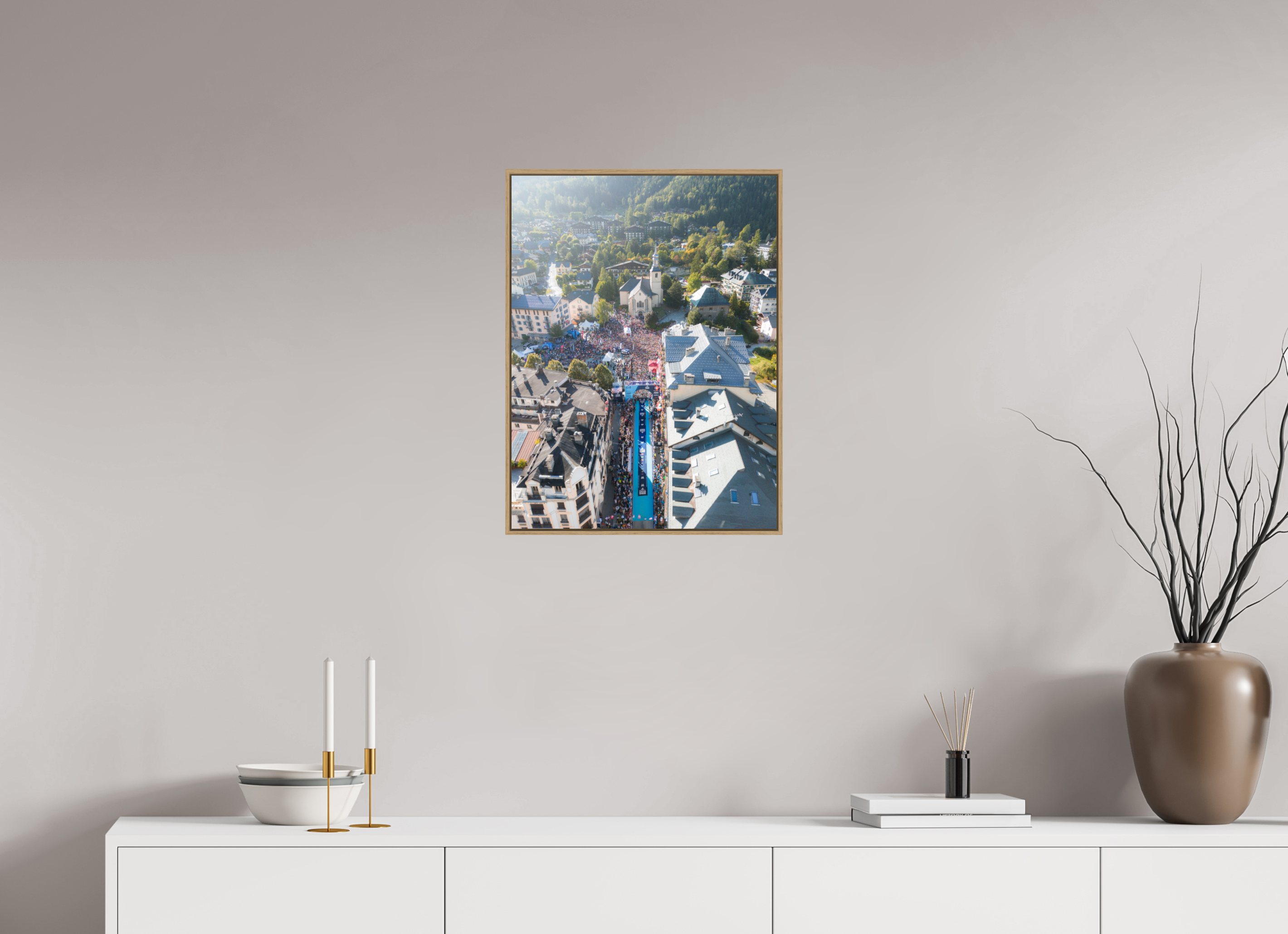 45 x 60 cm, Tirage sous Plexiglas encadré Vue du ciel, départ de l’UTMB