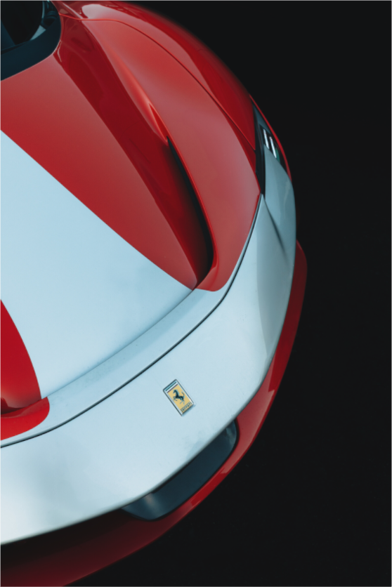 Main image Ferrari SF90 Rouge et Blanche – Vue Avant Gauche