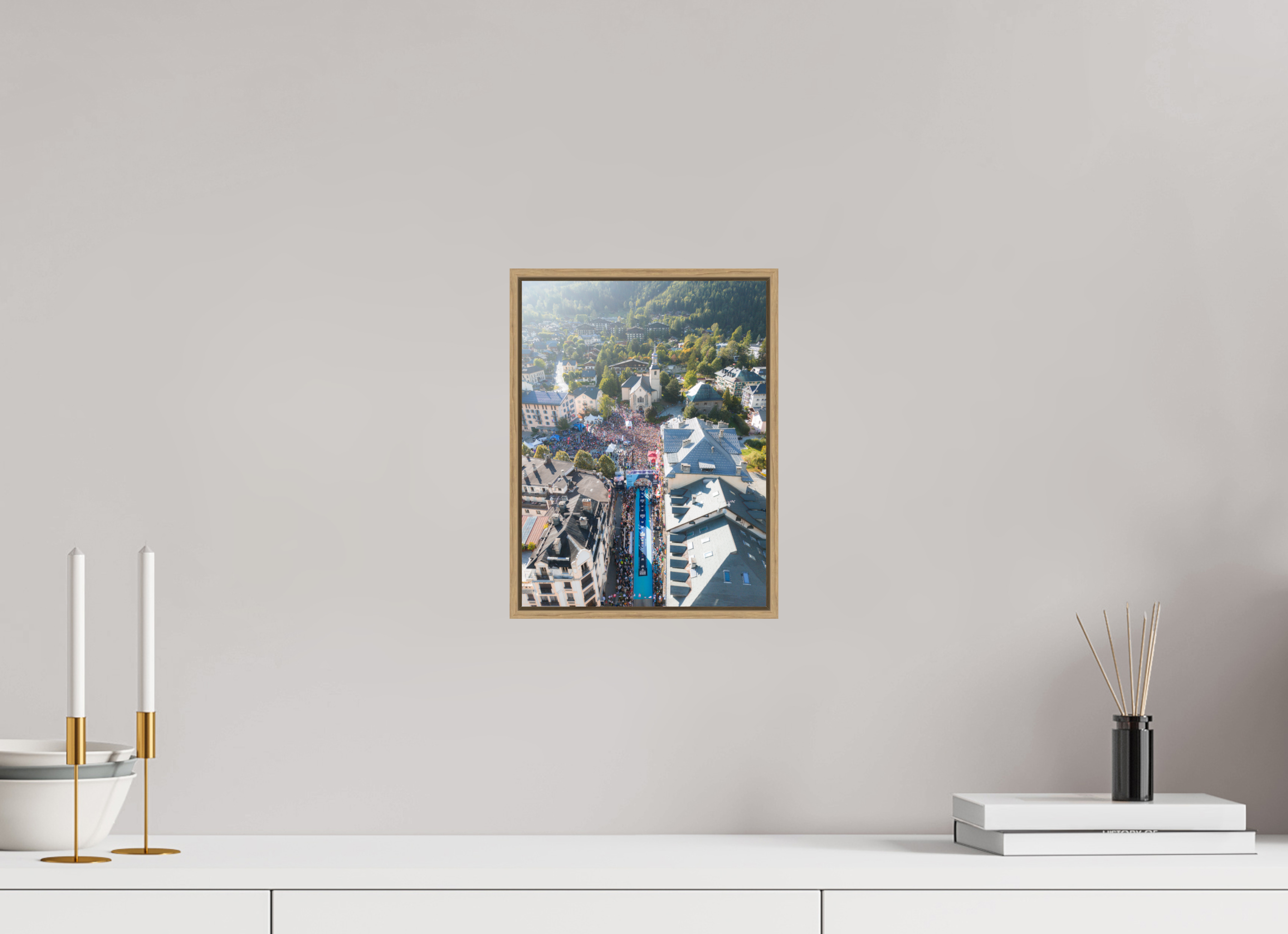 21 x 28 cm, Tirage sous Plexiglas encadré Vue du ciel, départ de l’UTMB