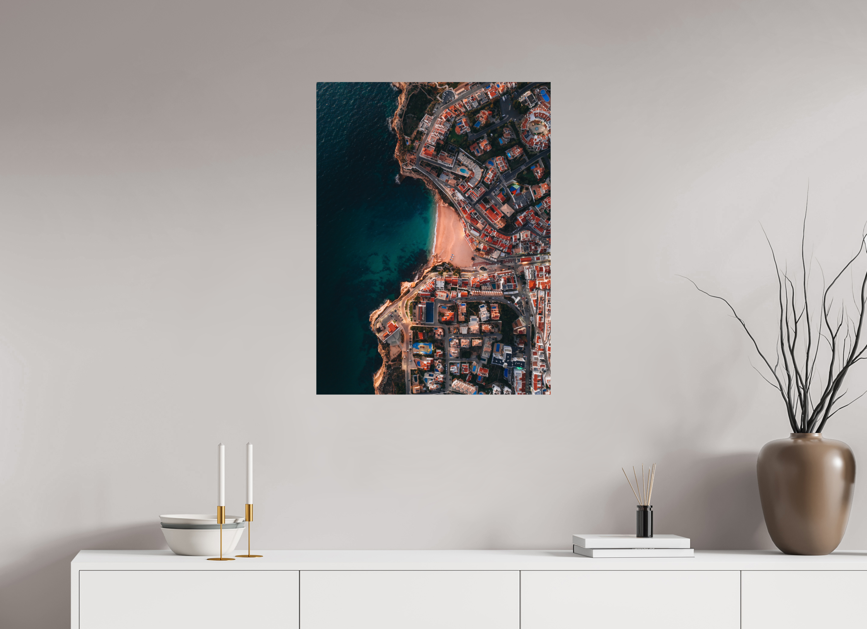 60 x 80 cm, Tirage Fine Art Premium Albufeira au Crépuscule – Vue Aérienne