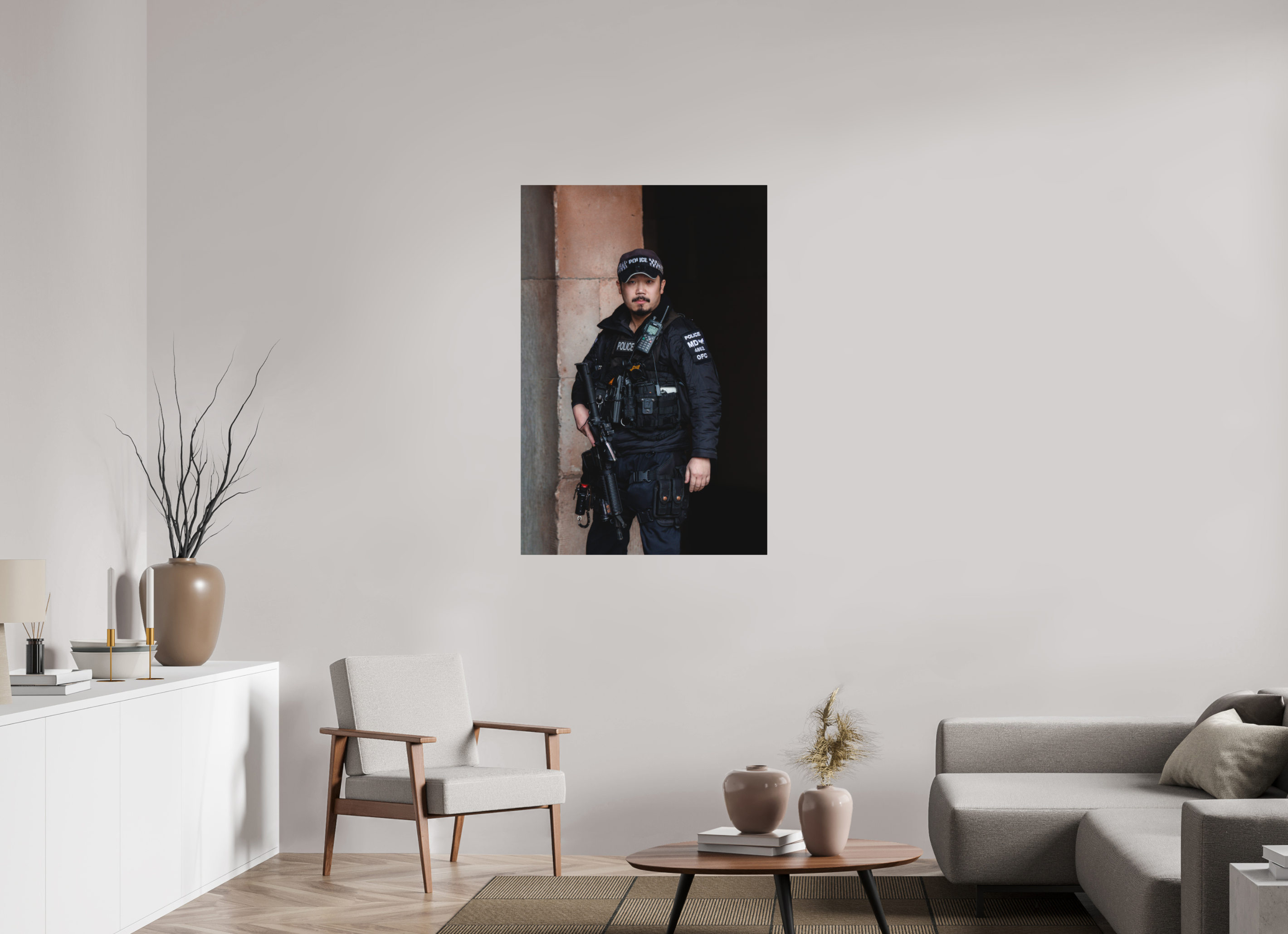 80 x 120 cm, Tirage Fine Art (Papier Mat) Vigilance moderne – Police militaire