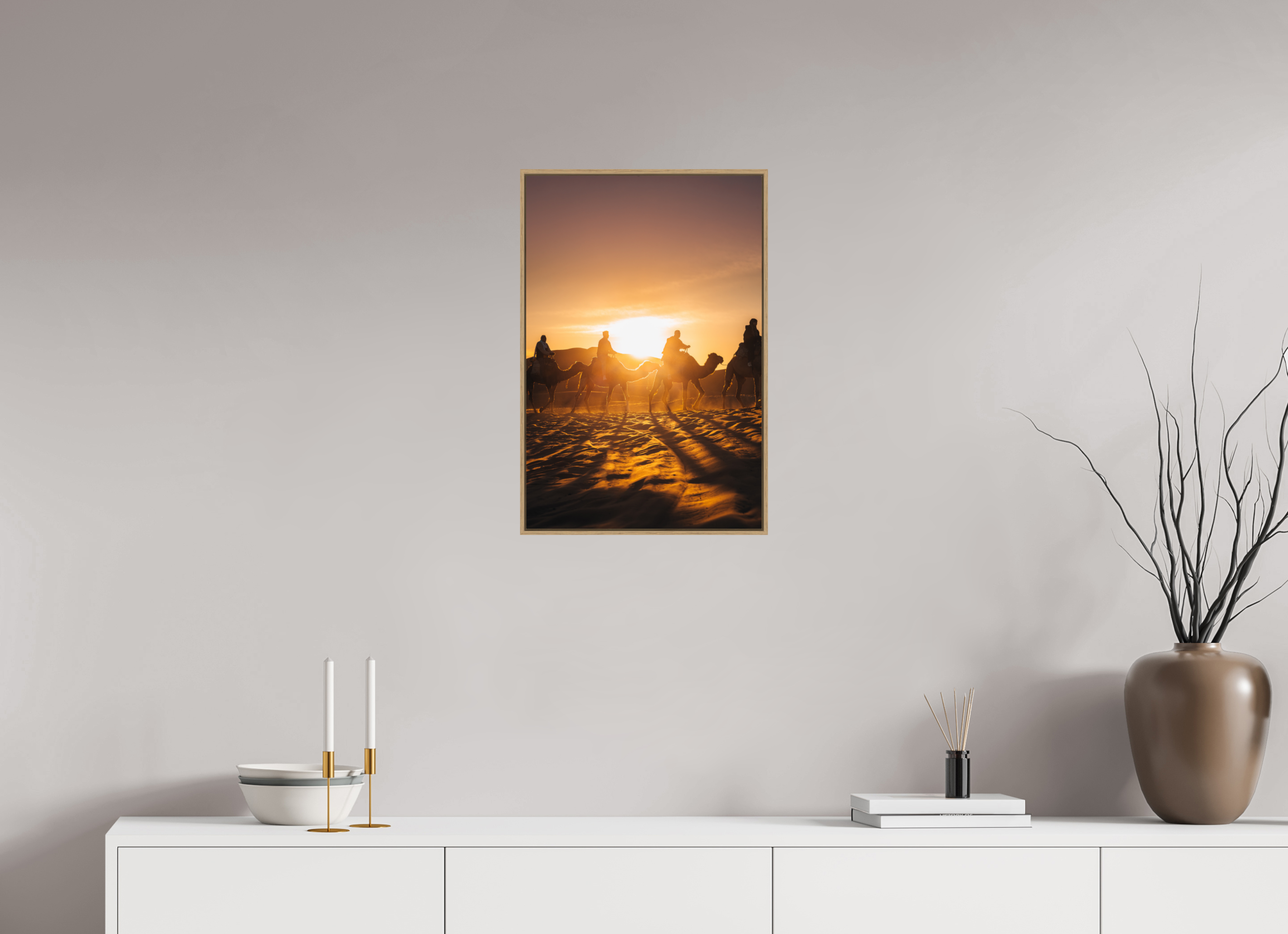 40 x 60 cm, Tirage sous Plexiglas encadré Silhouettes dans le soleil levant – Sahara