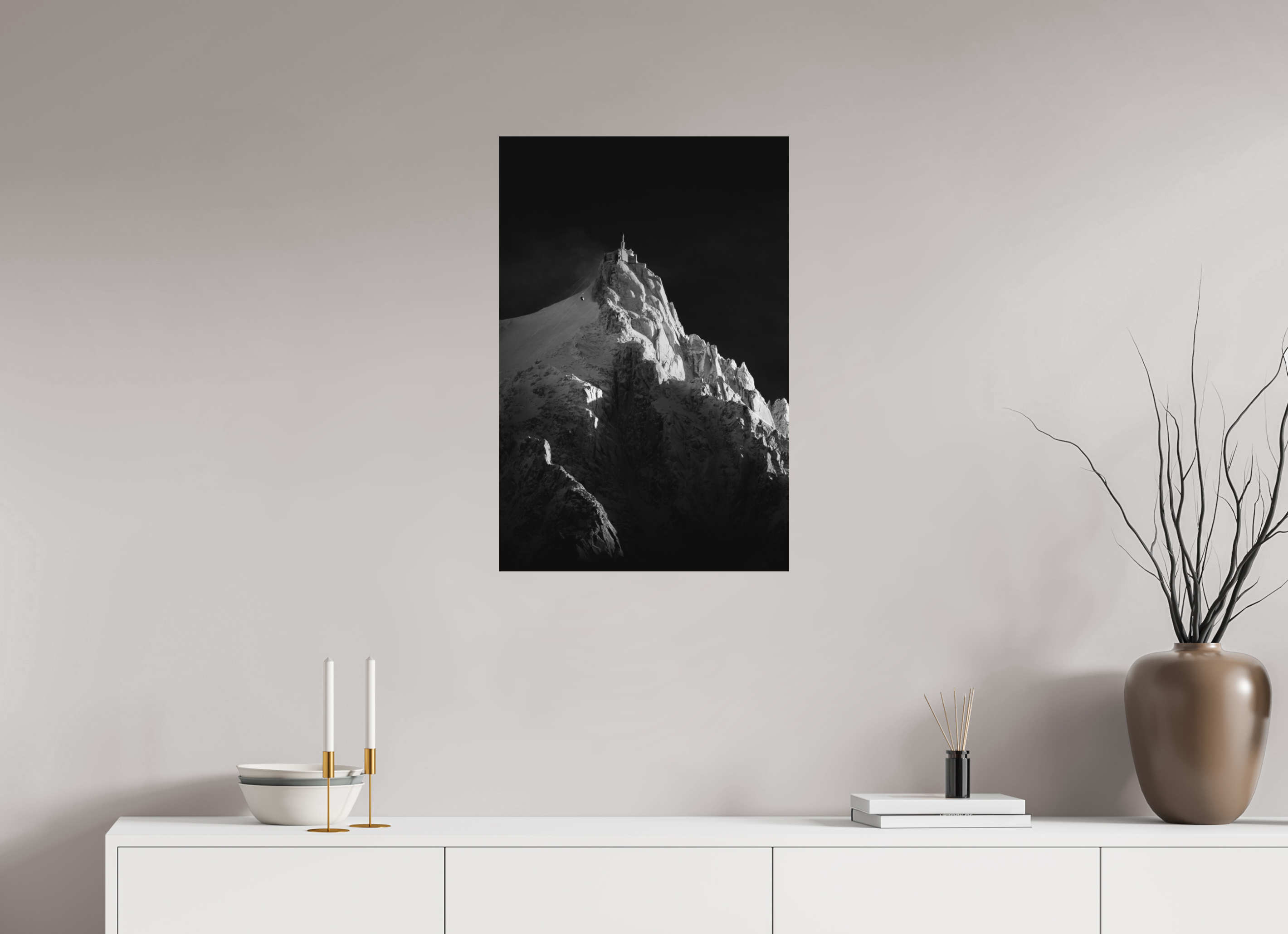 50 x 75 cm, Tirage Fine Art (Papier Mat) Aiguille du Midi Contrastée – Noir et Blanc