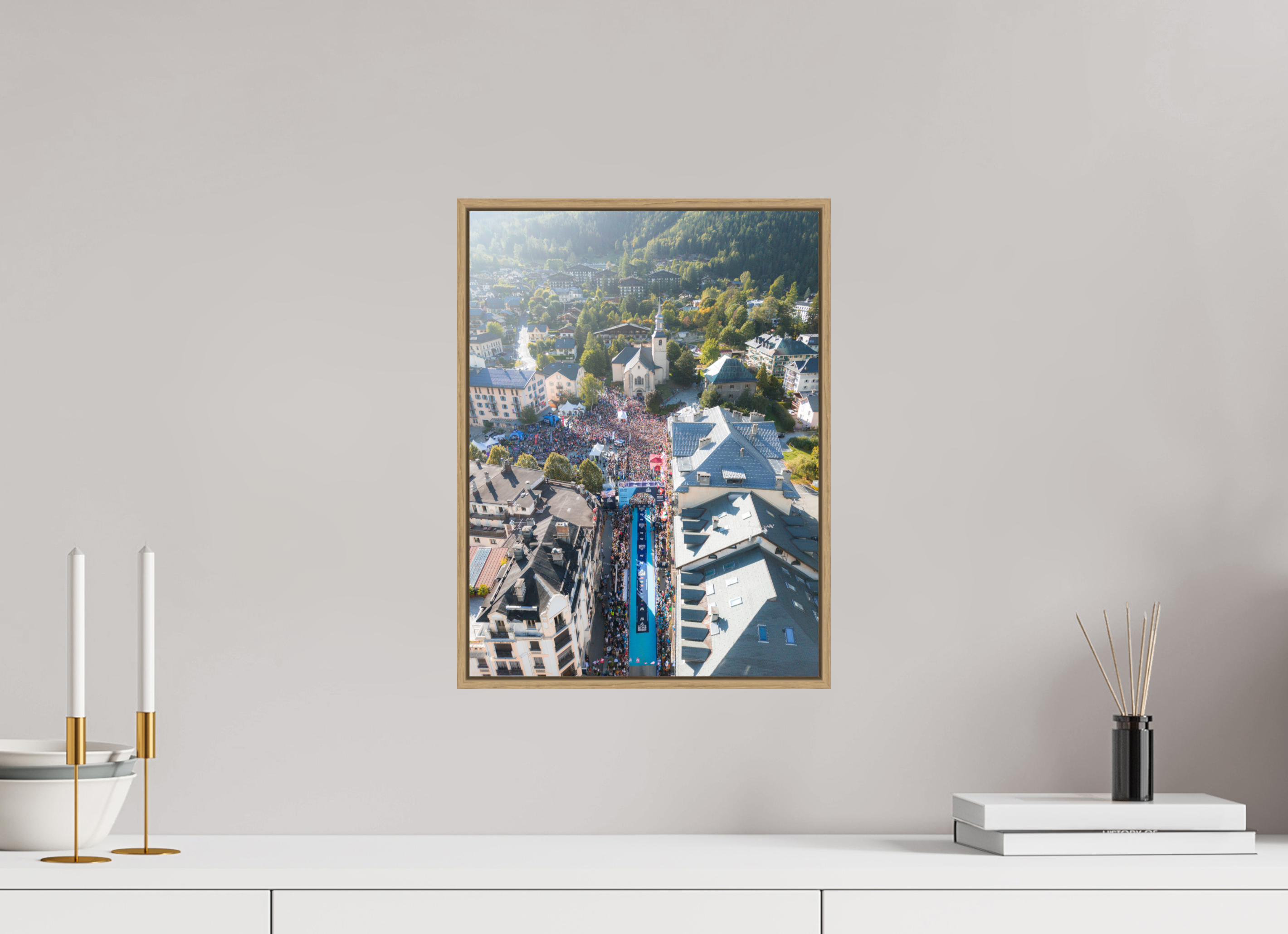 30 x 40 cm, Tirage sous Plexiglas encadré Vue du ciel, départ de l’UTMB