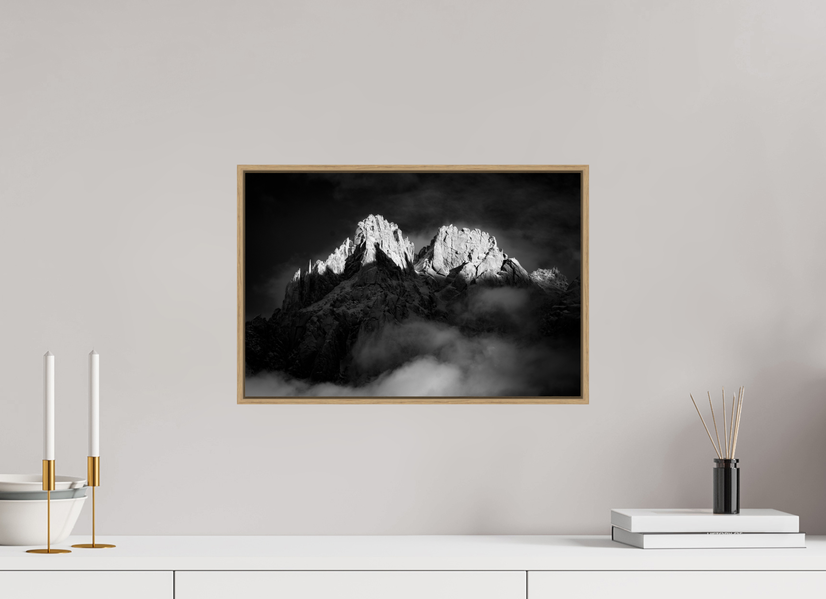 45 x 30 cm, Tirage sous Plexiglas encadré Sommets Illuminés – Aoste, Italie