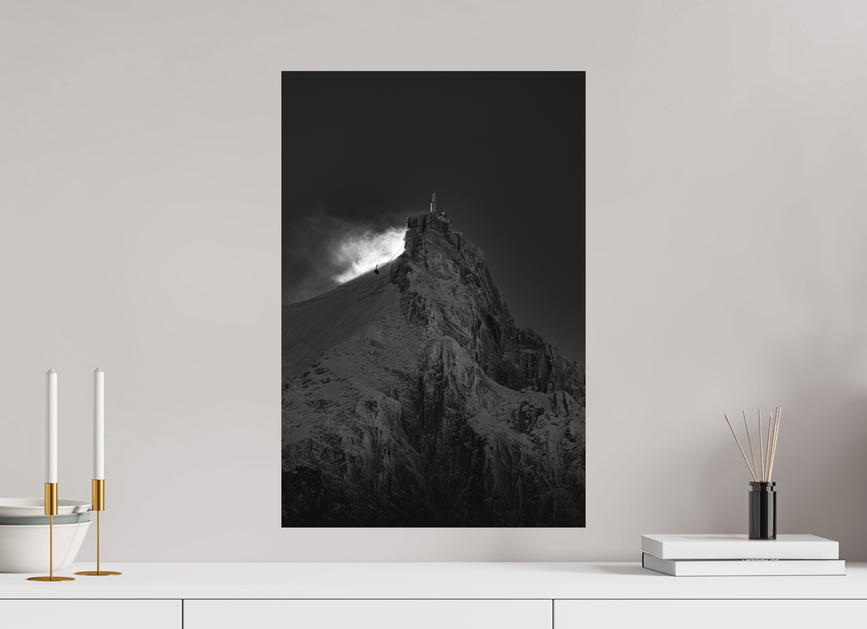 40 x 60 cm, Tirage Fine Art Premium + Aiguille du Midi – Neige tourbillonnante au soleil