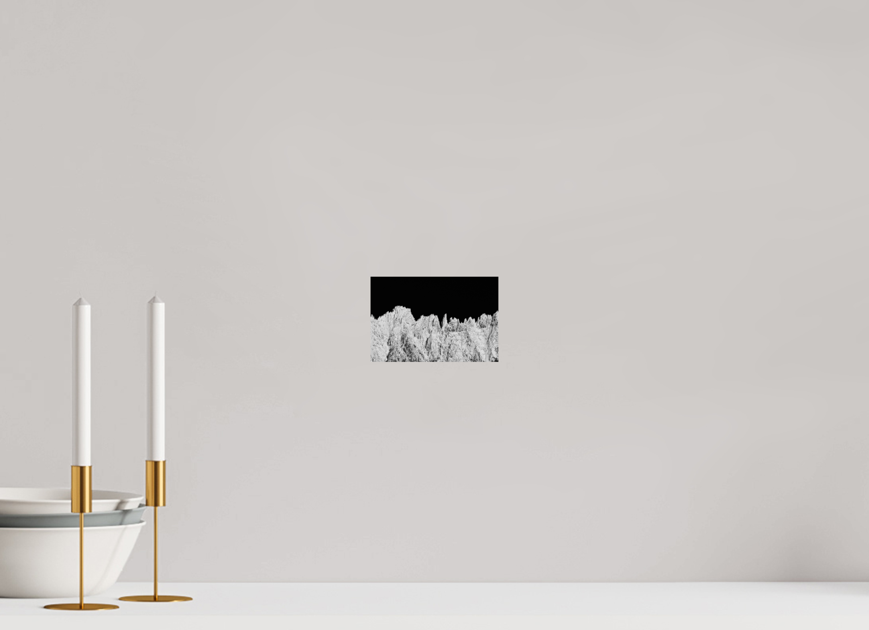 15 x 10 cm, Tirage Fine Art Premium Chaîne de piques – Aiguilles hivernales en noir et blanc