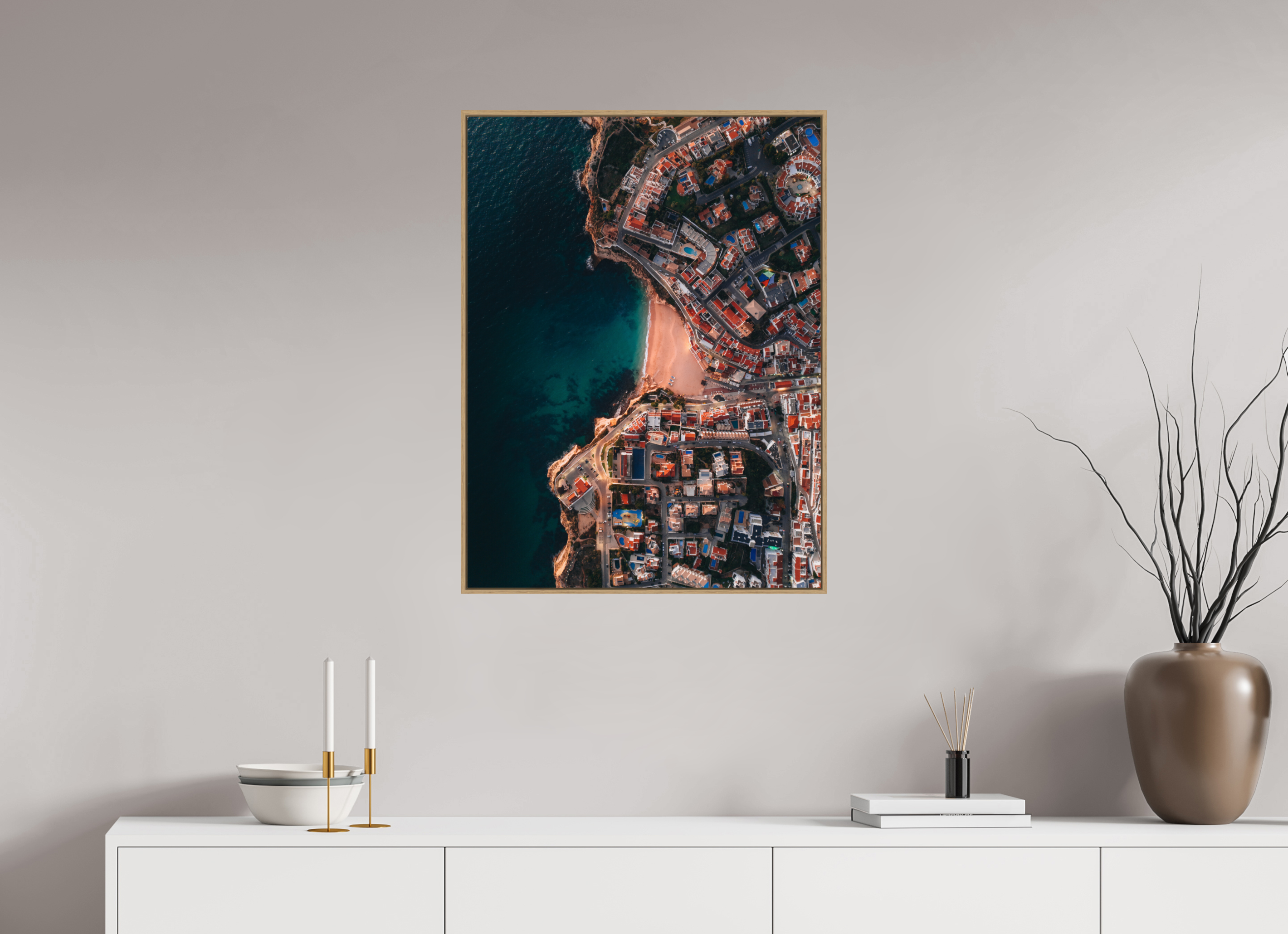 60 x 80 cm, Tirage sous Plexiglas encadré Albufeira au Crépuscule – Vue Aérienne