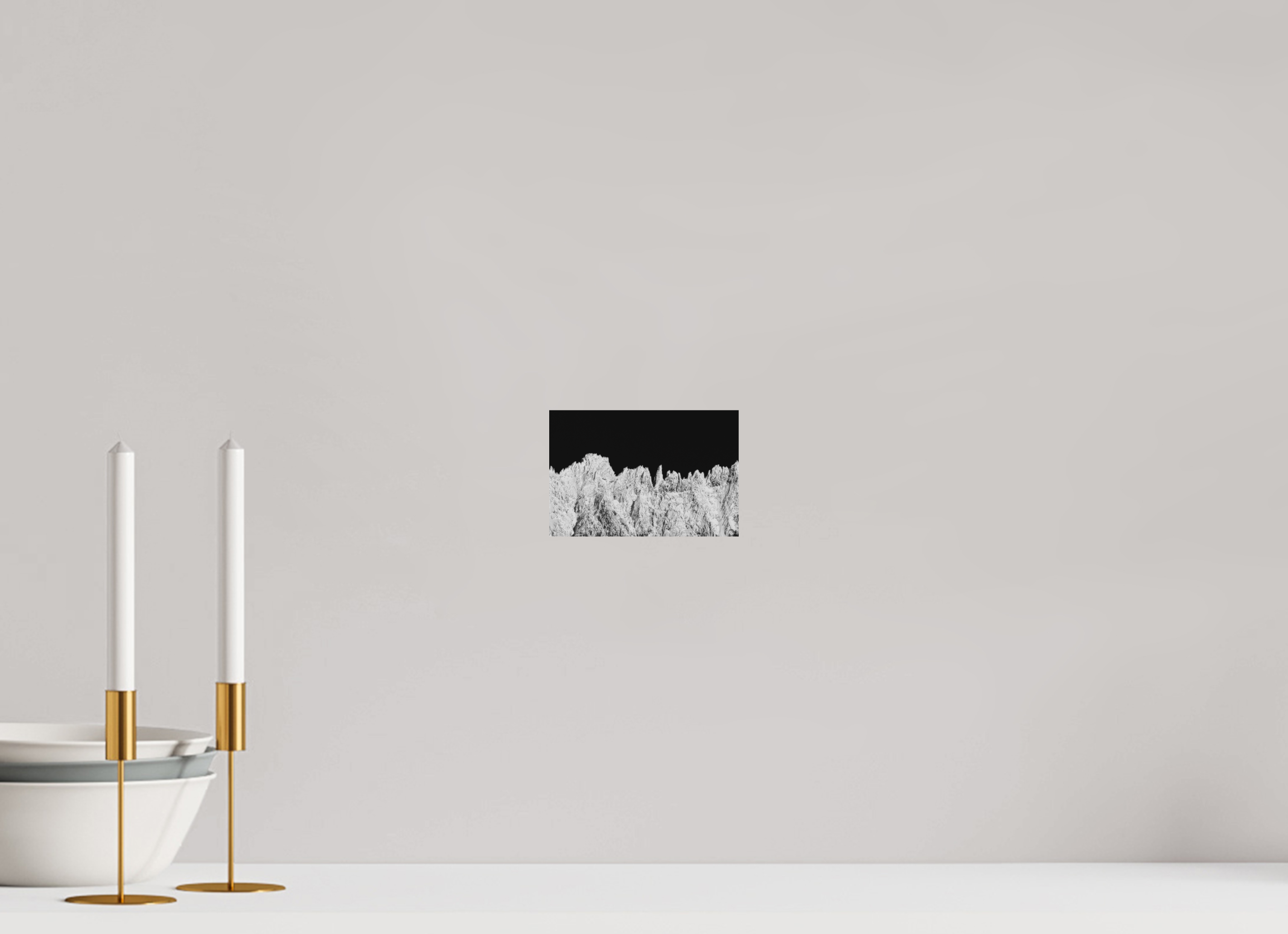 15 x 10 cm, Tirage Fine Art Premium + Chaîne de piques – Aiguilles hivernales en noir et blanc