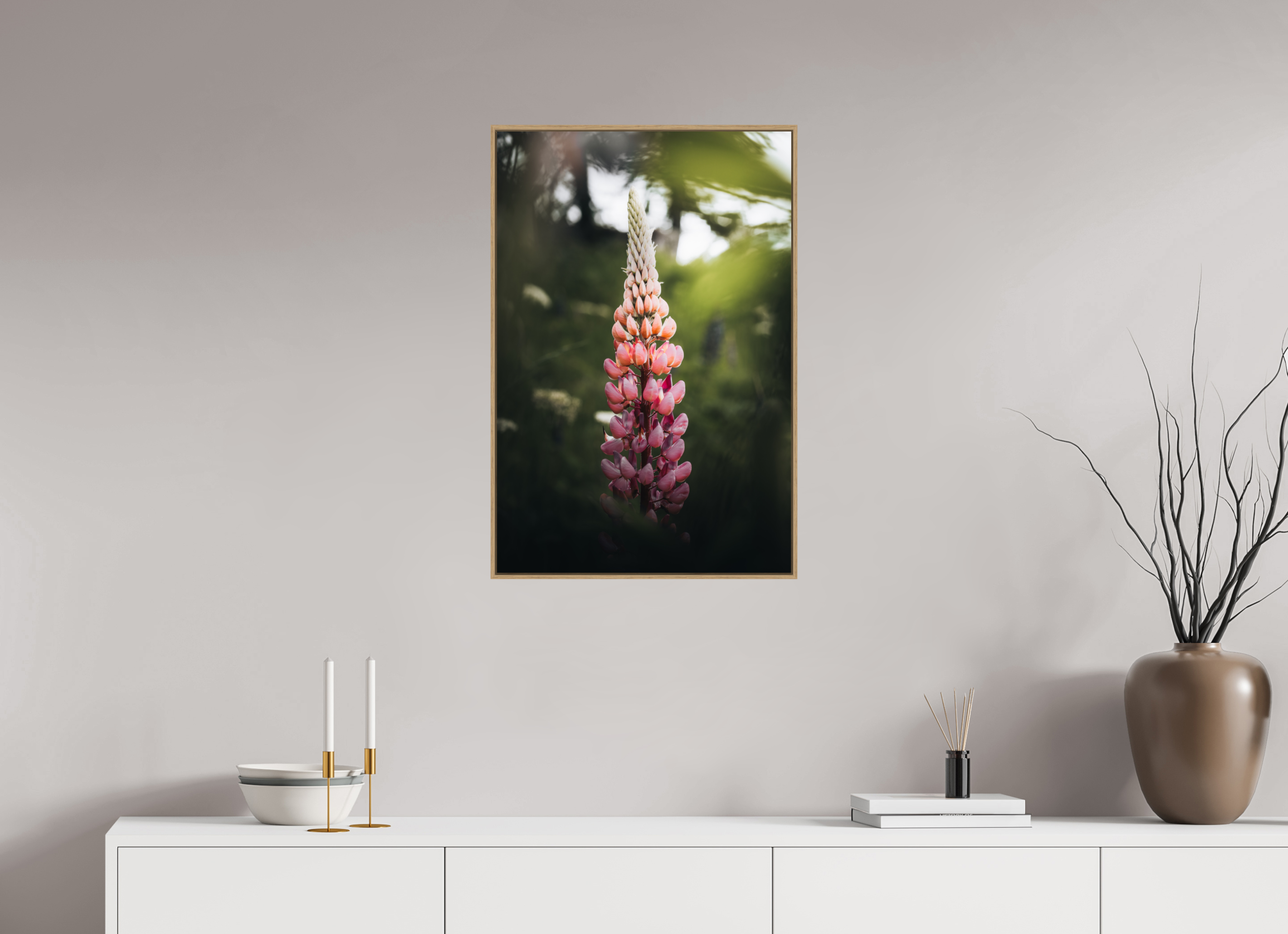 50 x 75 cm, Tirage sous Plexiglas encadré Lupin rose au soleil du matin